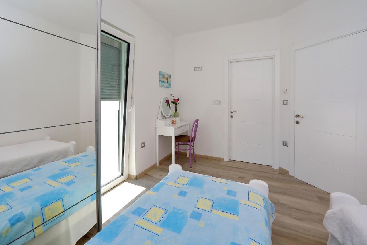 Apartmani Marina S Pogledom, Sukošan Kültér fotó