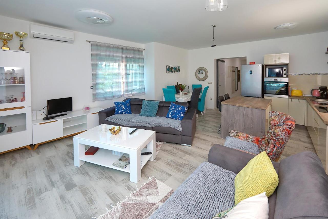 Apartmani Marina S Pogledom, Sukošan Kültér fotó