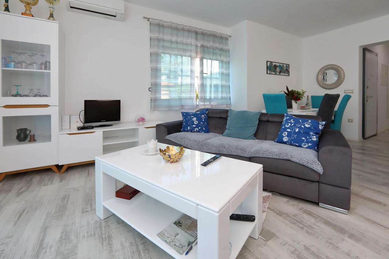Apartmani Marina S Pogledom, Sukošan Kültér fotó