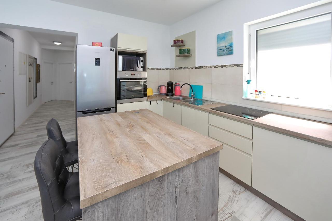 Apartmani Marina S Pogledom, Sukošan Kültér fotó