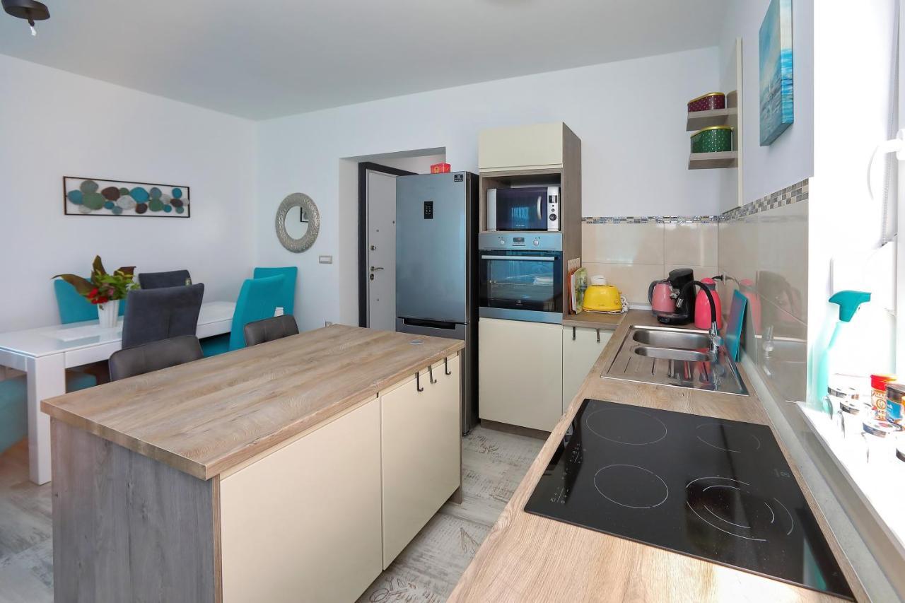 Apartmani Marina S Pogledom, Sukošan Kültér fotó