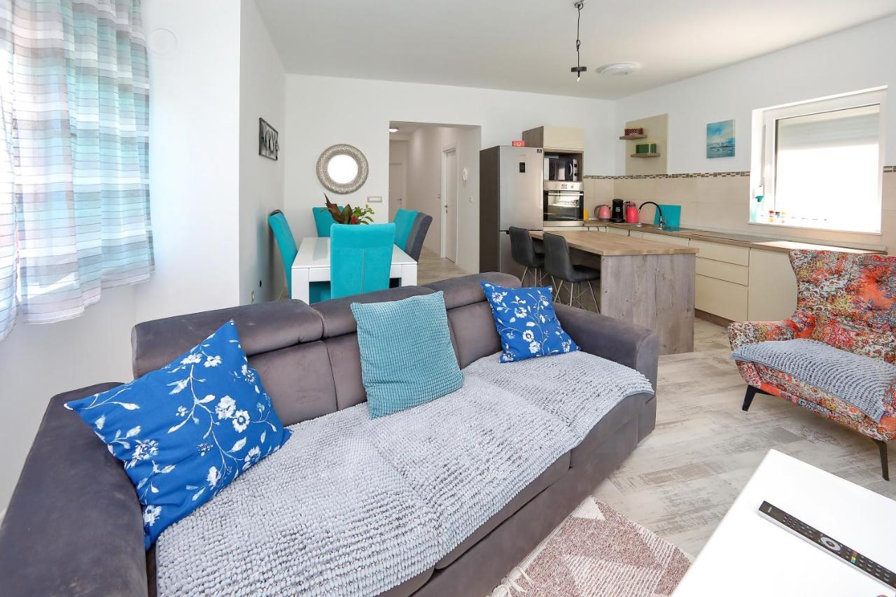 Apartmani Marina S Pogledom, Sukošan Kültér fotó