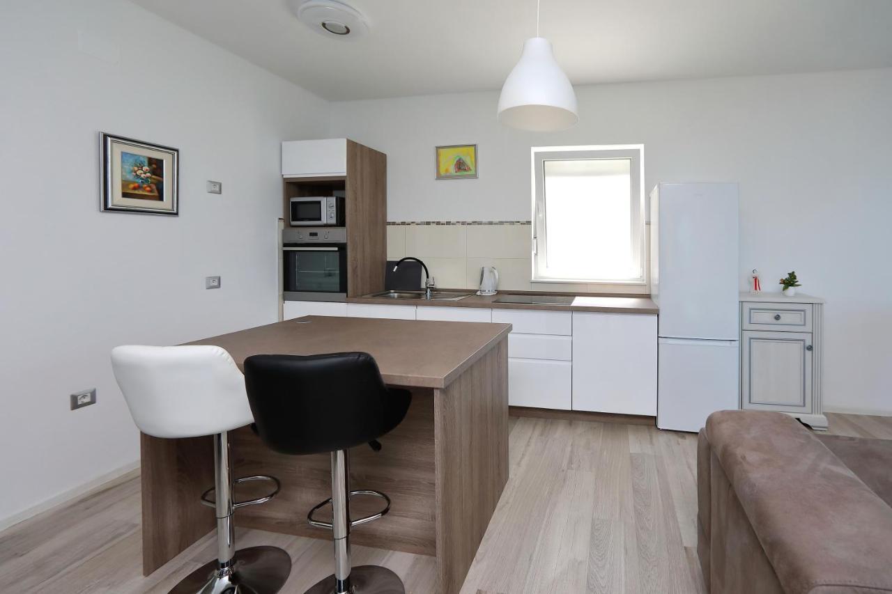 Apartmani Marina S Pogledom, Sukošan Kültér fotó